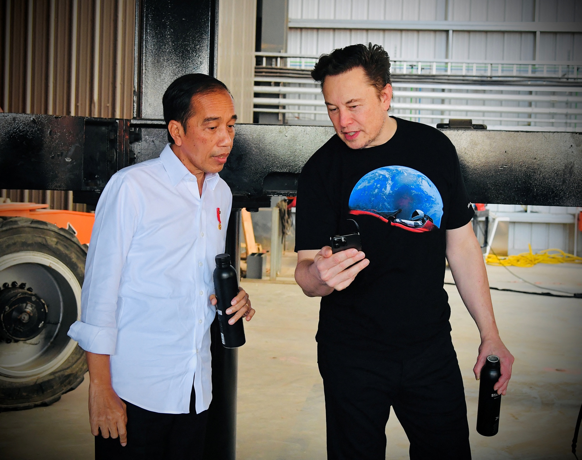 Quốc gia Đông Nam Á này đang có tham vọng mời gọi Elon Musk sản xuất xe điện Tesla - Ảnh 1.