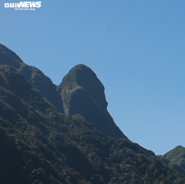 Bí ẩn núi 'Giời Đánh' và núi 'dự báo thời tiết' cạnh đỉnh Fansipan - Ảnh 2.