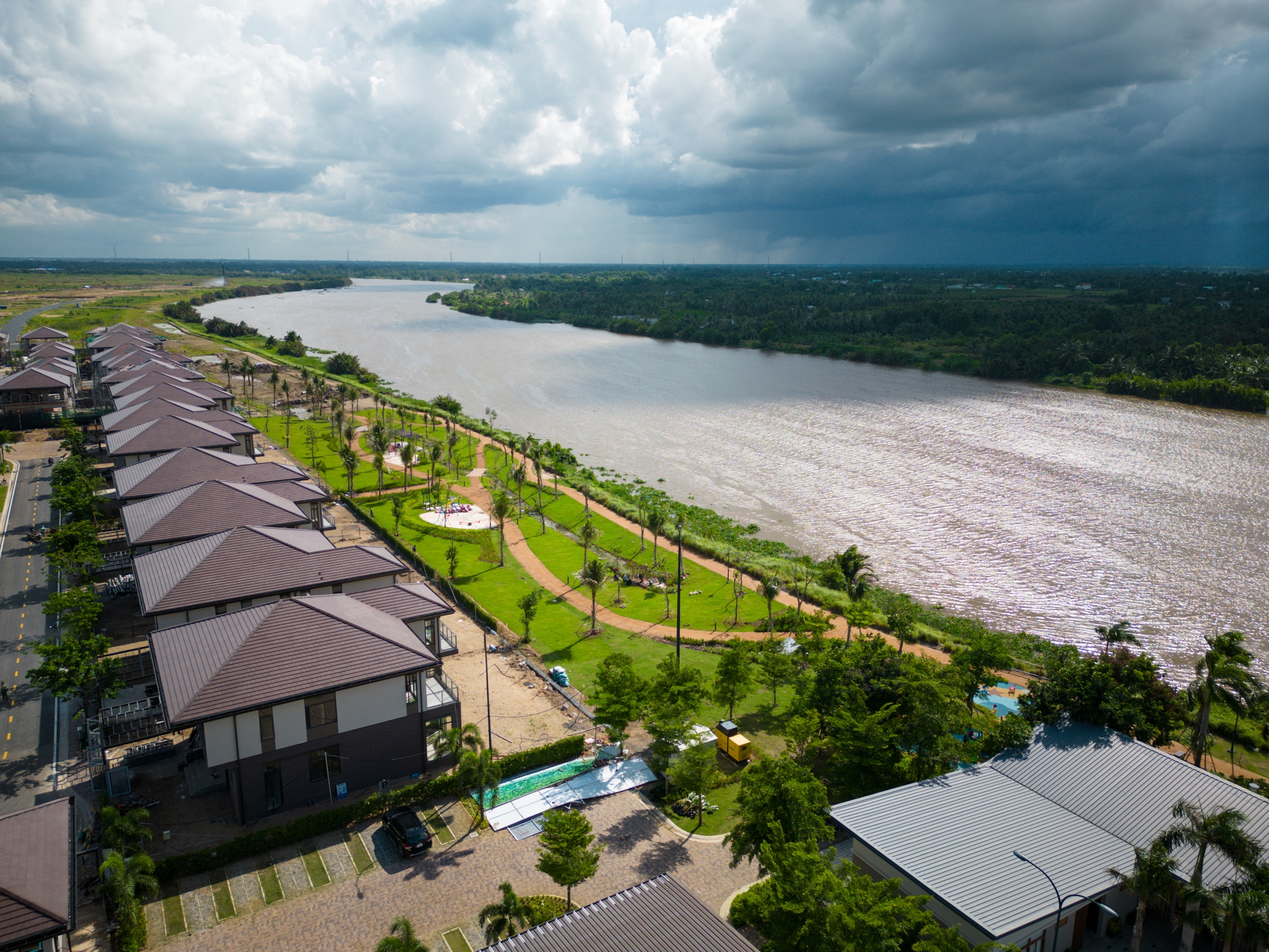 Chuyên gia Savills Việt Nam: “Từ nay đến cuối năm, cơ hội rất lớn cho BĐS liền thổ lân cận Tp.HCM” - Ảnh 1. Chuyên gia Savills Việt Nam: “Từ nay đến cuối năm, cơ hội rất lớn cho BĐS liền thổ lân cận Tp.HCM” - Ảnh 1.