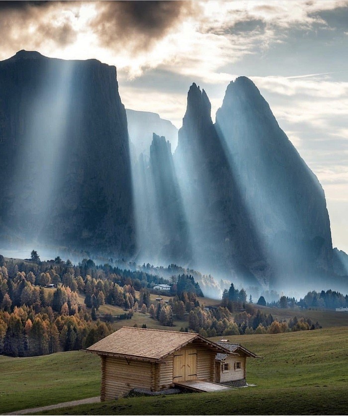 Rặng núi Dolomities phía Bắc nước Ý: Kiệt tác thiên nhiên được UNESCO công nhận là di sản thế giới - Ảnh 8.