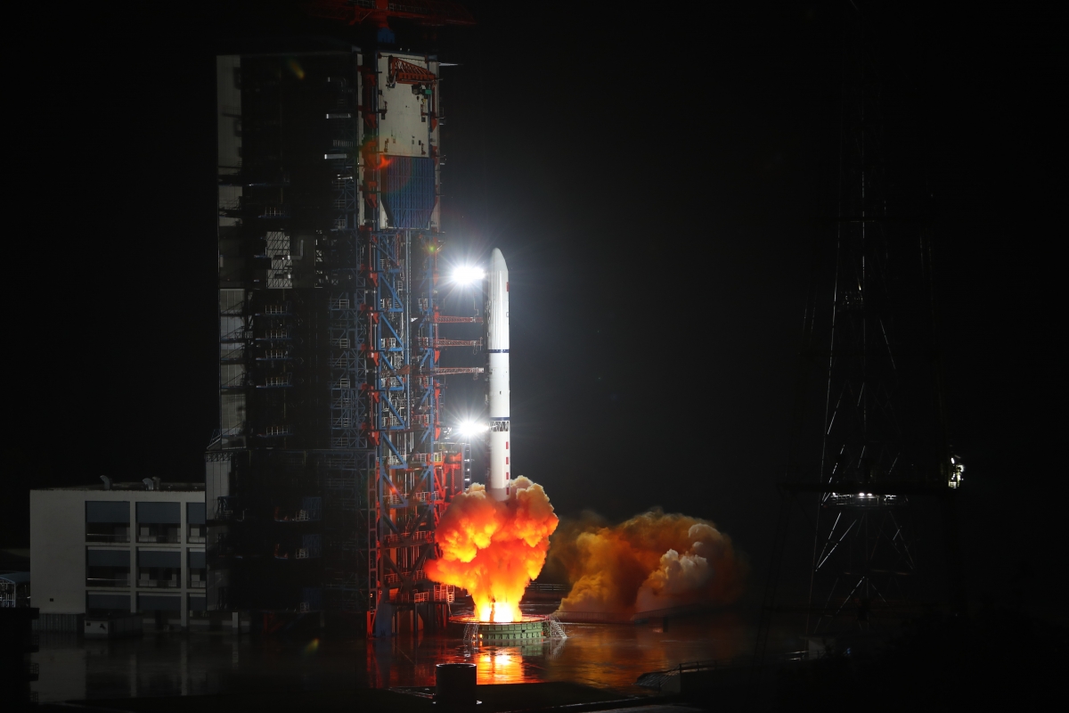 Tên lửa thế hệ mới của Trung Quốc có thể đưa người lên Mặt Trăng vào năm 2030 - Ảnh 1.