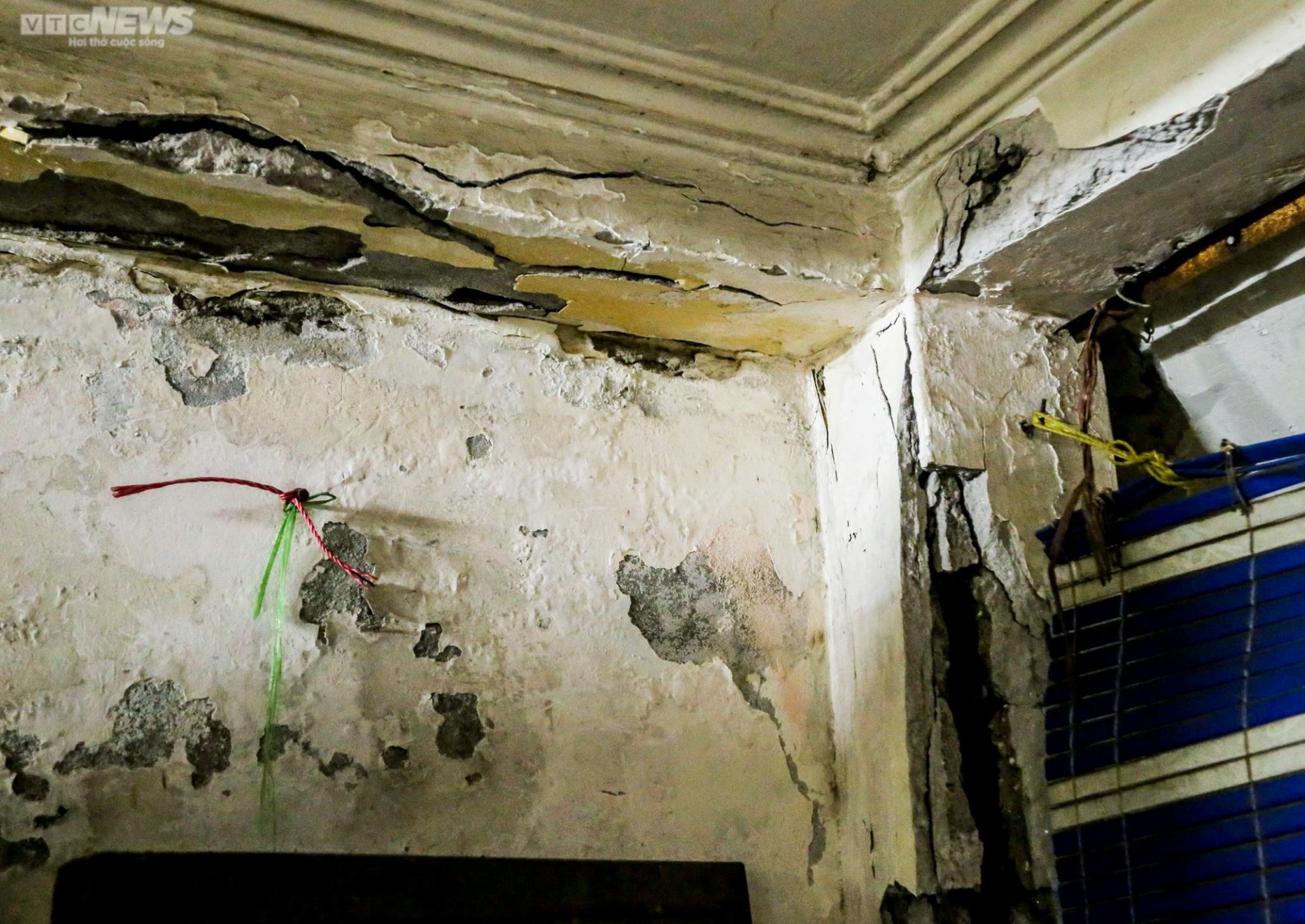 Dân thấp thỏm sống trong những căn nhà chờ sập gần ga ngầm Metro Nhổn-ga Hà Nội - Ảnh 3.