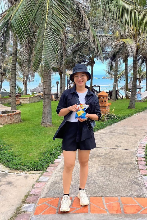 Ra đồng hái rau, bắt cá, 9x sở hữu clip triệu view trên TikTok - Ảnh 6. Ra đồng hái rau, bắt cá, 9x sở hữu clip triệu view trên TikTok - Ảnh 6.