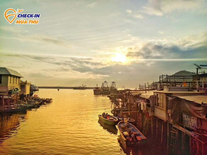Ghé thăm làng chài cổ 300 tuổi ở Hong Kong: Thắp sáng 2500 chiếc đèn lồng dịp Trung thu - Ảnh 1.