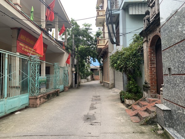 Nhà nhỏ trong ngõ tại Hà Nội bất ngờ tăng giá - Ảnh 1.