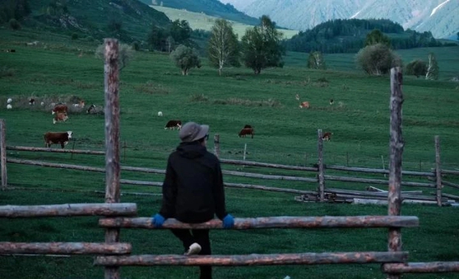 Chàng trai Gen Z chán phố thị về quê chụp ảnh 'Bà nội thời thượng' gây bão mạng xã hội, vứt bỏ sự nổi tiếng để sống đúng nghĩa - Ảnh 18. Chàng trai Gen Z chán phố thị về quê chụp ảnh 'Bà nội thời thượng' gây bão mạng xã hội, vứt bỏ sự nổi tiếng để sống đúng nghĩa - Ảnh 18.