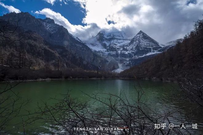 Chàng trai Gen Z chán phố thị về quê chụp ảnh 'Bà nội thời thượng' gây bão mạng xã hội, vứt bỏ sự nổi tiếng để sống đúng nghĩa - Ảnh 10. Chàng trai Gen Z chán phố thị về quê chụp ảnh 'Bà nội thời thượng' gây bão mạng xã hội, vứt bỏ sự nổi tiếng để sống đúng nghĩa - Ảnh 10.