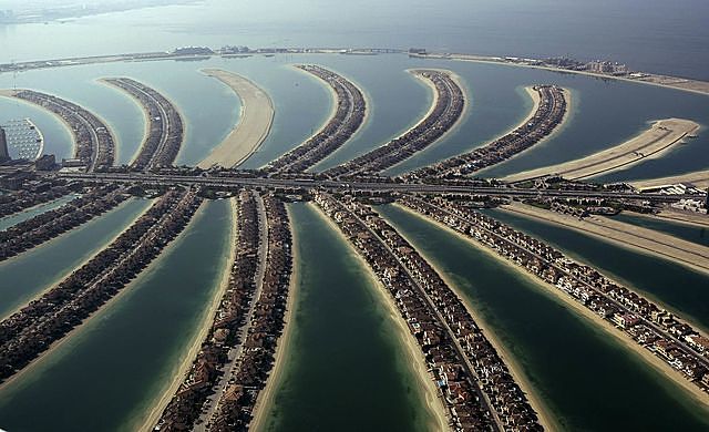 Tỷ phú Mukesh Ambani mua căn biệt thự đắt nhất ở Dubai - Ảnh 1.