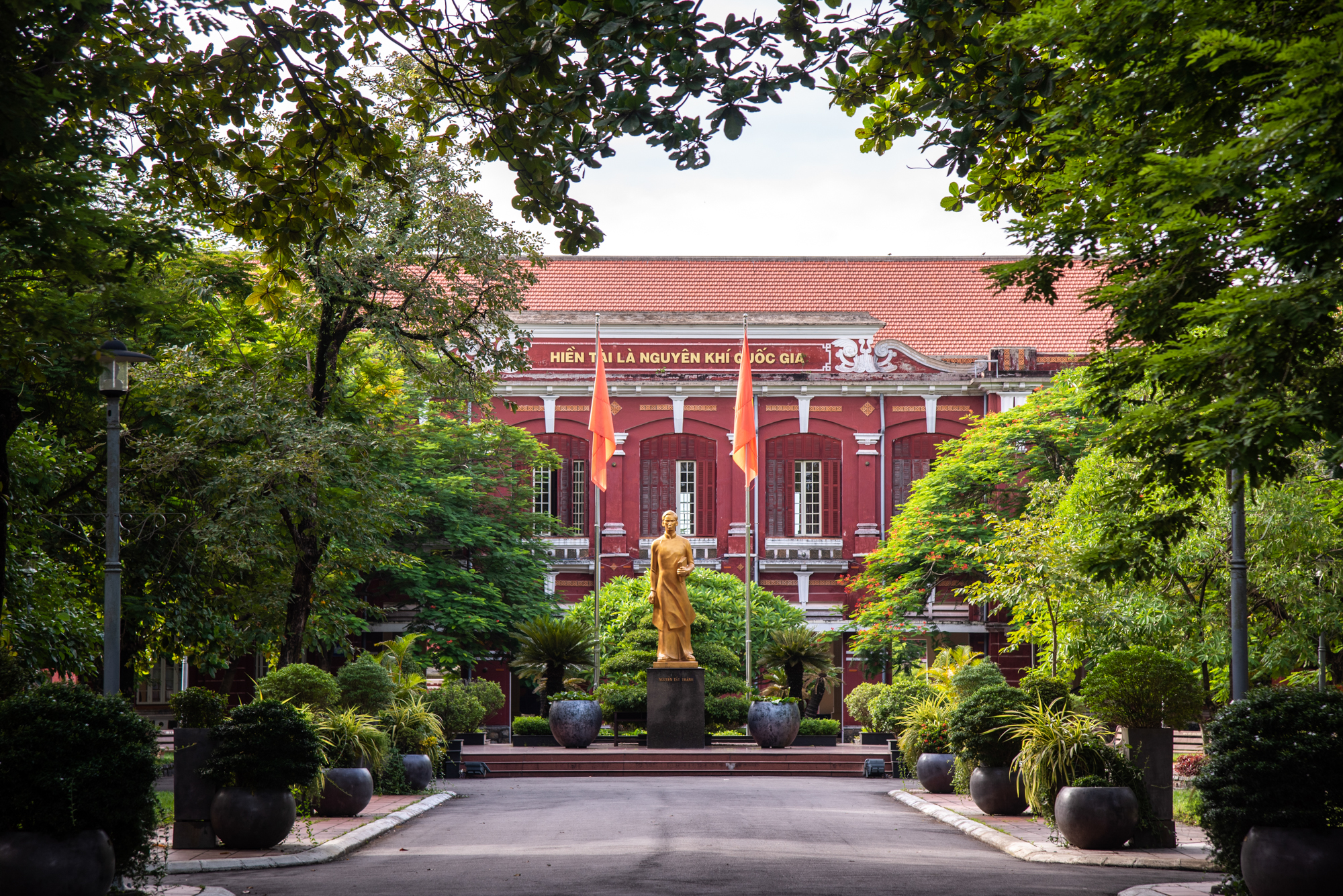 Trường trung học 126 tuổi, lâu đời thứ 3 Việt Nam - Ảnh 2. Trường trung học 126 tuổi, lâu đời thứ 3 Việt Nam - Ảnh 2.