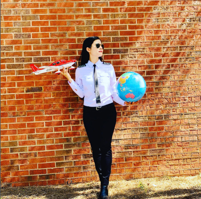Nữ phi công gốc Việt muốn bay vòng quanh thế giới: Chi tiền tỷ để học bay - Ảnh 3.