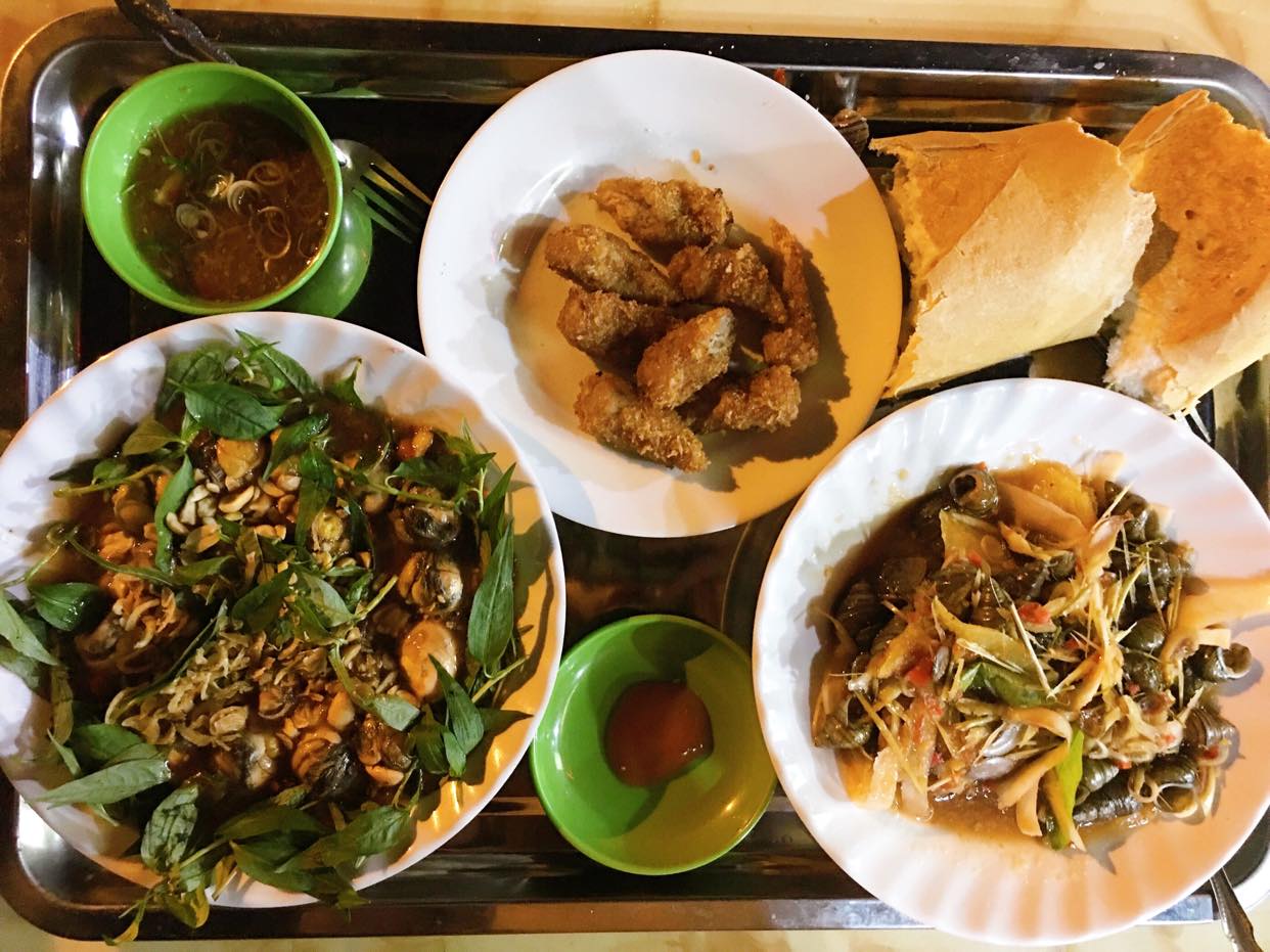 Hà Nội có 3 khu tập thể 'già nua' nhưng lại chứa những món ngon đỉnh, không tìm thấy ở nơi nào khác - Ảnh 13.