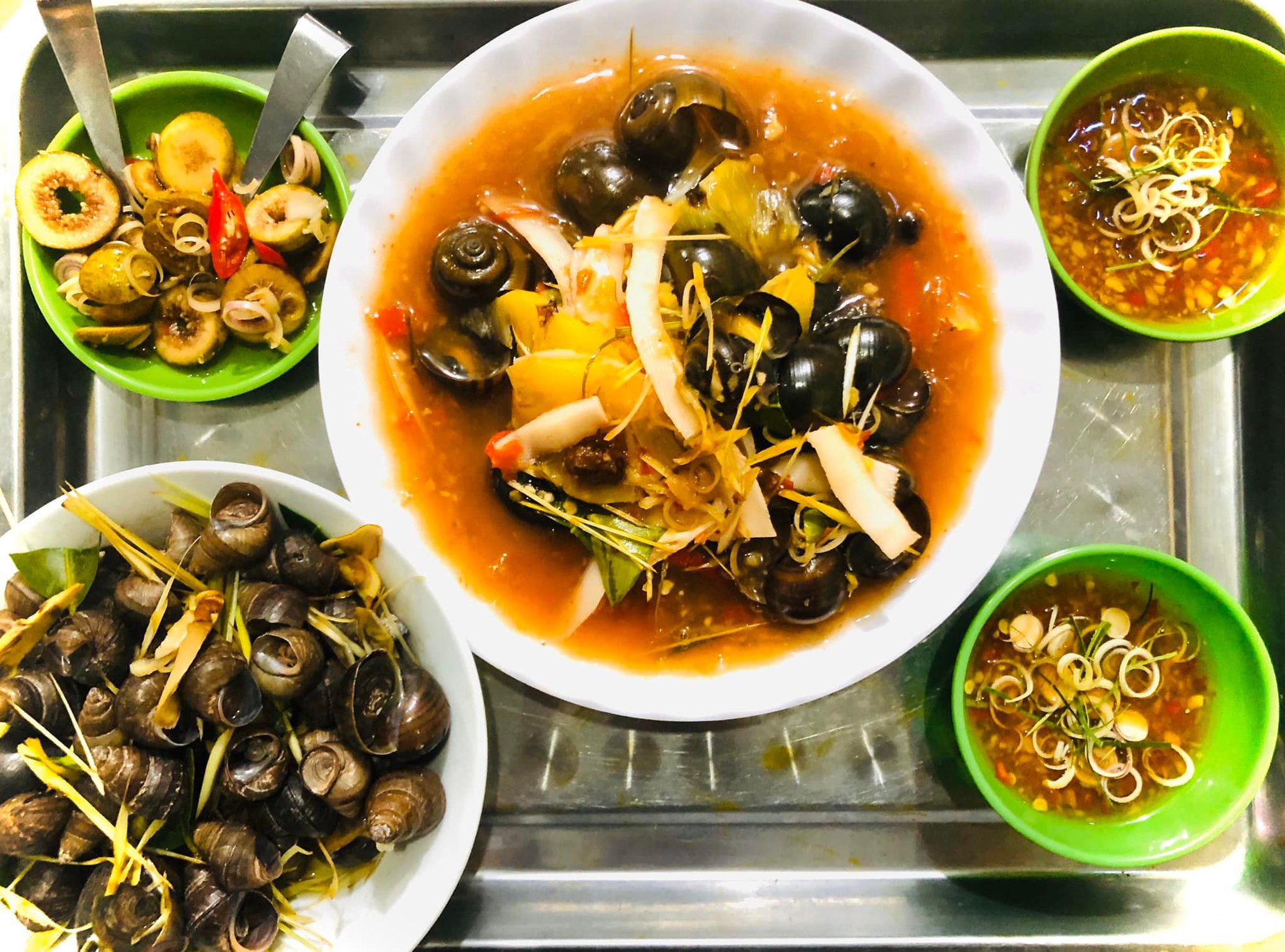 Hà Nội có 3 khu tập thể 'già nua' nhưng lại chứa những món ngon đỉnh, không tìm thấy ở nơi nào khác - Ảnh 14.