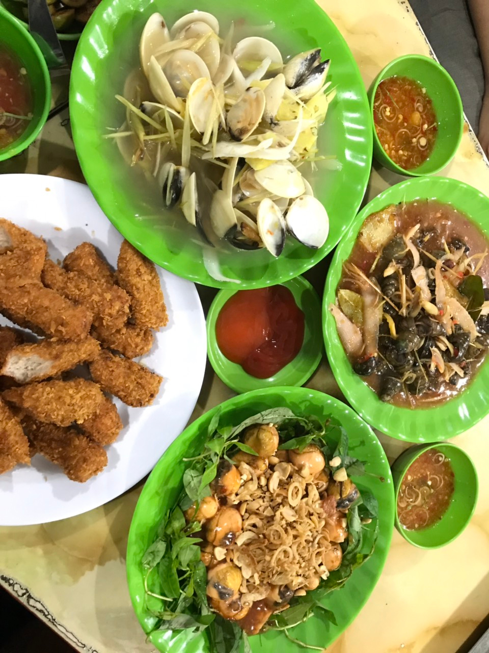 Hà Nội có 3 khu tập thể 'già nua' nhưng lại chứa những món ngon đỉnh, không tìm thấy ở nơi nào khác - Ảnh 15.