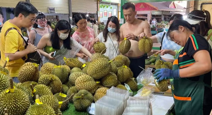 Sầu riêng đang tạo nên 'cơn sốt' tại Trung Quốc - Ảnh 3.