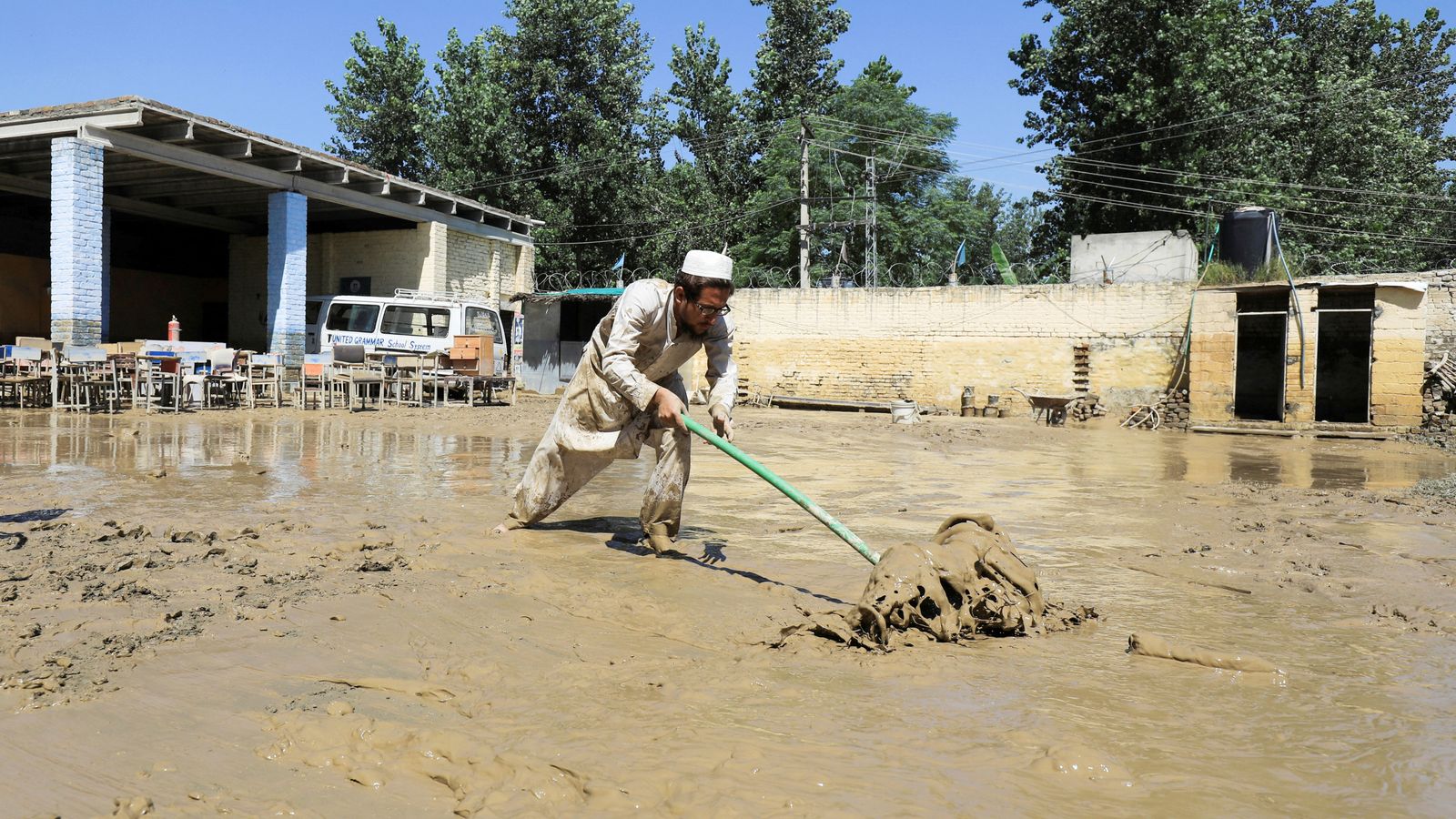 Chùm ảnh lũ lụt kinh hoàng ở Pakistan - Ảnh 2.