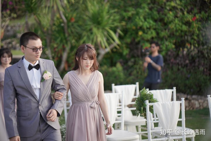 Cô dâu mời 17 người thân bạn bè sang Bali dự đám cưới - Ảnh 14.