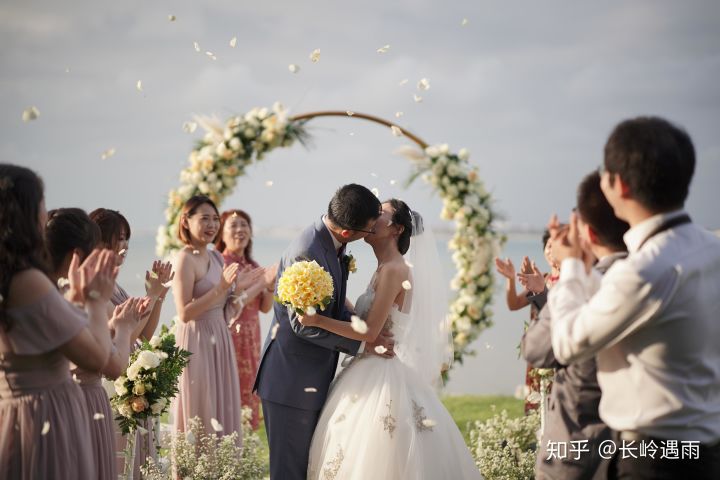 Cô dâu mời 17 người thân bạn bè sang Bali dự đám cưới - Ảnh 17.
