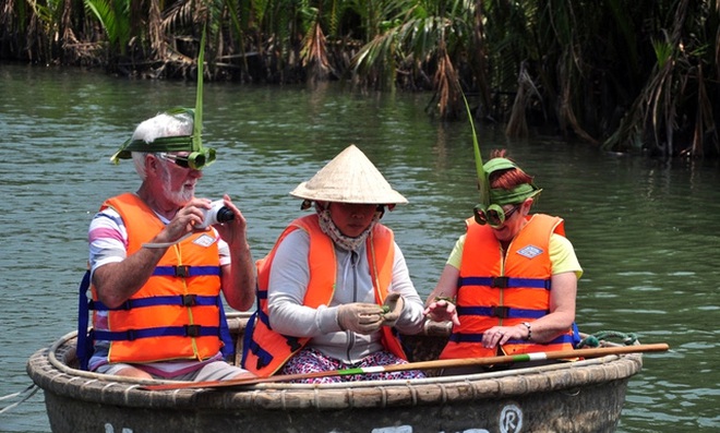 Chao đảo trên thuyền thúng - một 'đặc sản' du lịch Việt Nam khiến du khách phấn khích - Ảnh 12.