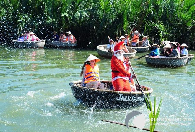 Chao đảo trên thuyền thúng - một 'đặc sản' du lịch Việt Nam khiến du khách phấn khích - Ảnh 15.