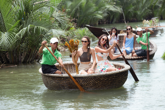 Chao đảo trên thuyền thúng - một 'đặc sản' du lịch Việt Nam khiến du khách phấn khích - Ảnh 8.