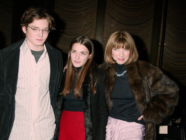 Anna Wintour: Thét ra lửa ở nơi làm việc, cầm trịch làng thời trang, nhưng cũng là mẹ hiền được các con hết mực thương yêu - Ảnh 13. Anna Wintour: Thét ra lửa ở nơi làm việc, cầm trịch làng thời trang, nhưng cũng là mẹ hiền được các con hết mực thương yêu - Ảnh 13.
