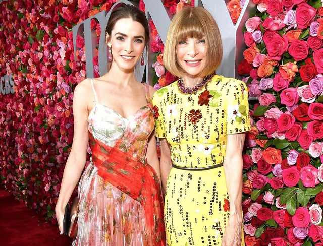 Anna Wintour: Thét ra lửa ở nơi làm việc, cầm trịch làng thời trang, nhưng cũng là mẹ hiền được các con hết mực thương yêu - Ảnh 16. Anna Wintour: Thét ra lửa ở nơi làm việc, cầm trịch làng thời trang, nhưng cũng là mẹ hiền được các con hết mực thương yêu - Ảnh 16.