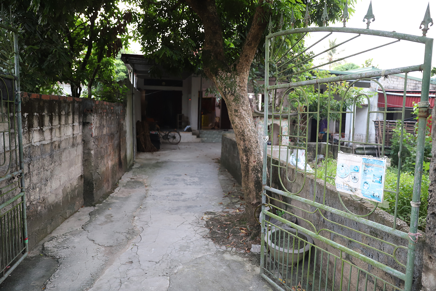 Ước có tiền xây căn phòng để nhốt con gái - Ảnh 1. Ước có tiền xây căn phòng để nhốt con gái - Ảnh 1.