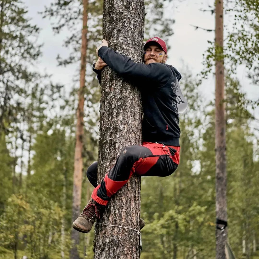 &quot;Cuộc thi ôm cây&quot; kỳ lạ ở Phần Lan - nơi con người được chữa lành bằng những cái ôm thiên nhiên vào lòng - Ảnh 5.