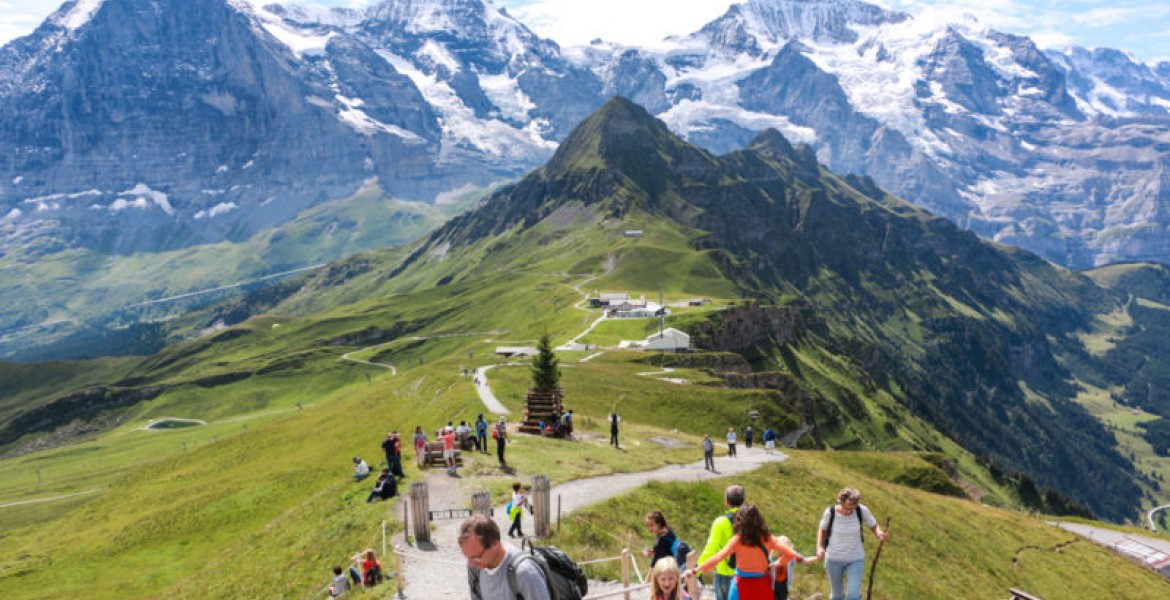Đỉnh Jungfrau - “nóc nhà Châu Âu” có gì đặc biệt mà trở thành niềm tự hào của người Thuỵ Sĩ? - Ảnh 4.