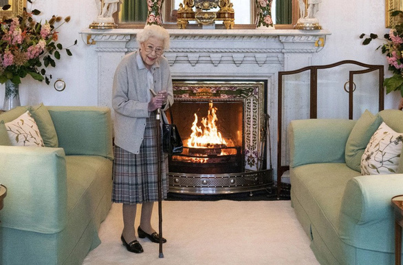 Nhiếp ảnh gia kể về bức ảnh cuối cùng của Nữ hoàng Elizabeth II - Ảnh 1.