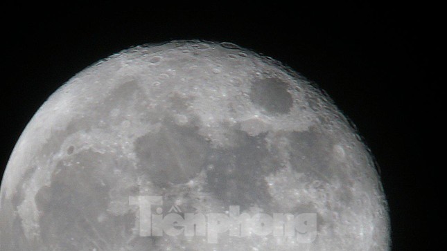 Ngắm trăng tròn 16 đẹp lung linh ở Hà Nội - Ảnh 2.
