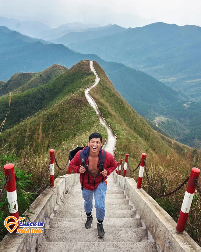 Vùng núi cheo leo ở Quảng Ninh, được mệnh danh là 1 trong những nơi khó đi nhất Việt Nam - Ảnh 3.