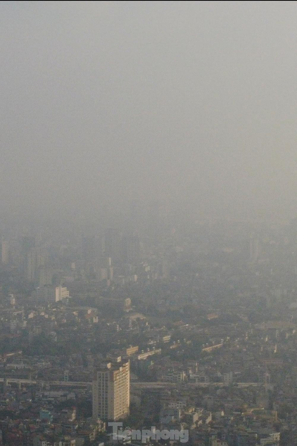 Không khí nhiều nơi ở Hà Nội ô nhiễm nặng - Ảnh 3.
