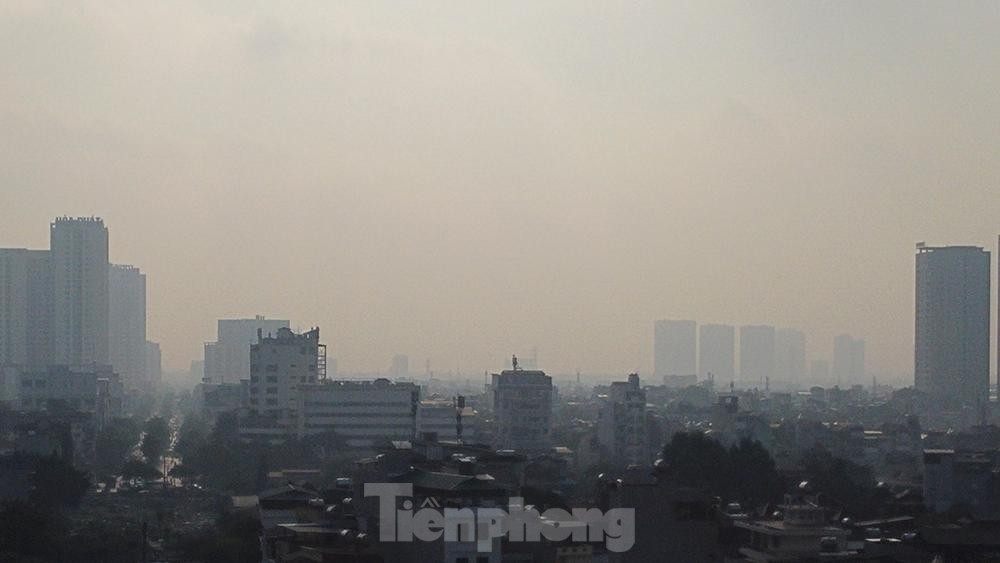 Không khí nhiều nơi ở Hà Nội ô nhiễm nặng - Ảnh 9.
