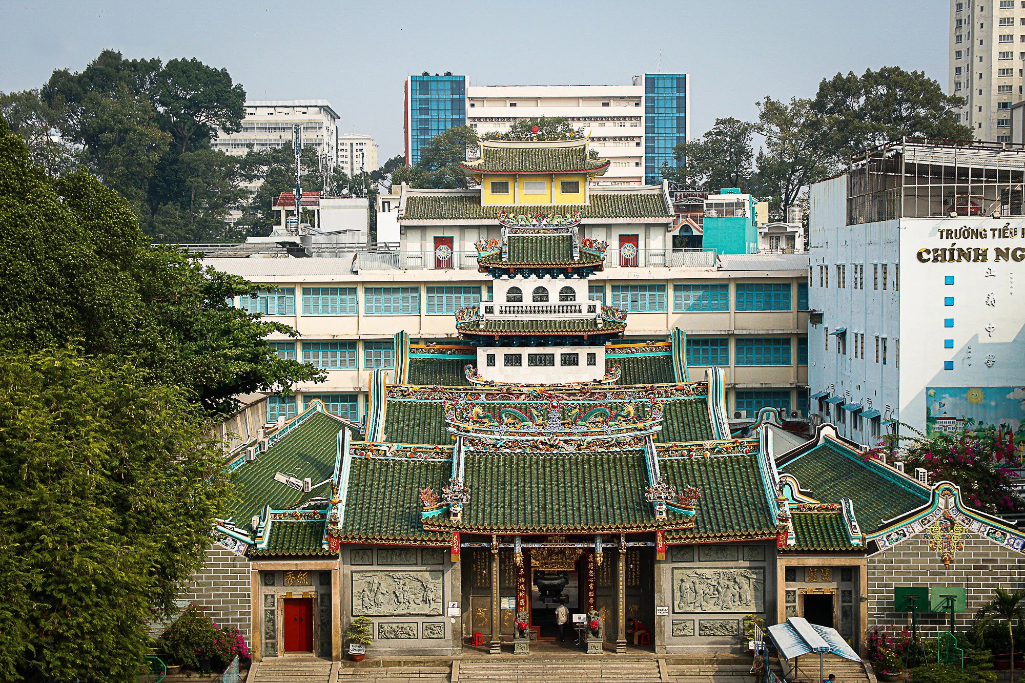 Quận có một nửa dân số là người Hoa, mang nét văn hoá độc đáo bậc nhất Sài thành - Ảnh 2.