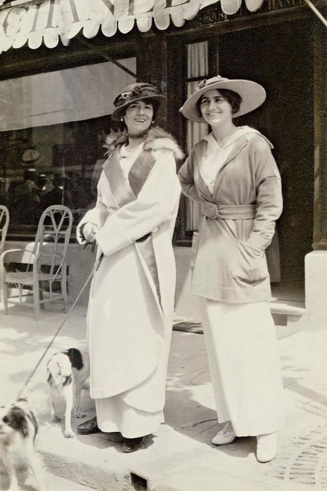 Coco Chanel, người phụ nữ thống trị ngành thời trang và hành trình tạo ra đế chế xa xỉ Chanel - Ảnh 2.