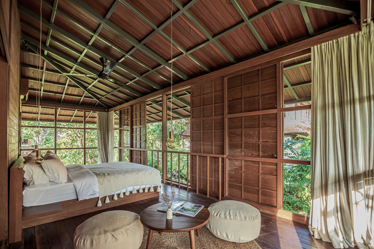 Ngôi nhà gỗ hình cái cây độc đáo ở Bali, nằm lọt thỏm giữa khu vườn nhiệt đới đầy bình yên - Ảnh 4.