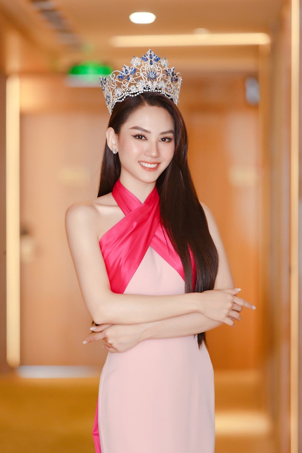 Hoa hậu Mai Phương bán vương miện sau 1 tháng đăng quang - Ảnh 1.