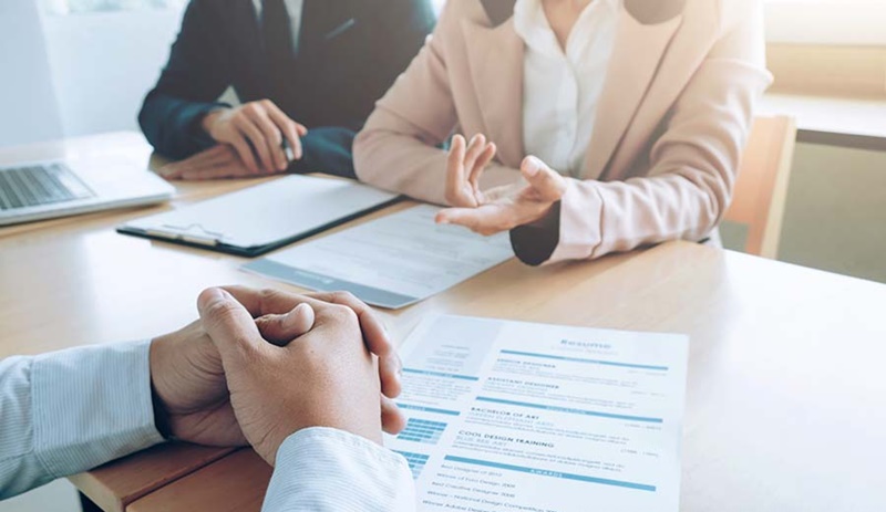 6 triệu tin tuyển dụng yêu cầu ứng viên sở hữu kỹ năng giao tiếp: Phải mô tả trong CV ra sao để trúng tuyển ngay? - Ảnh 1. 6 triệu tin tuyển dụng yêu cầu ứng viên sở hữu kỹ năng giao tiếp: Phải mô tả trong CV ra sao để trúng tuyển ngay? - Ảnh 1.