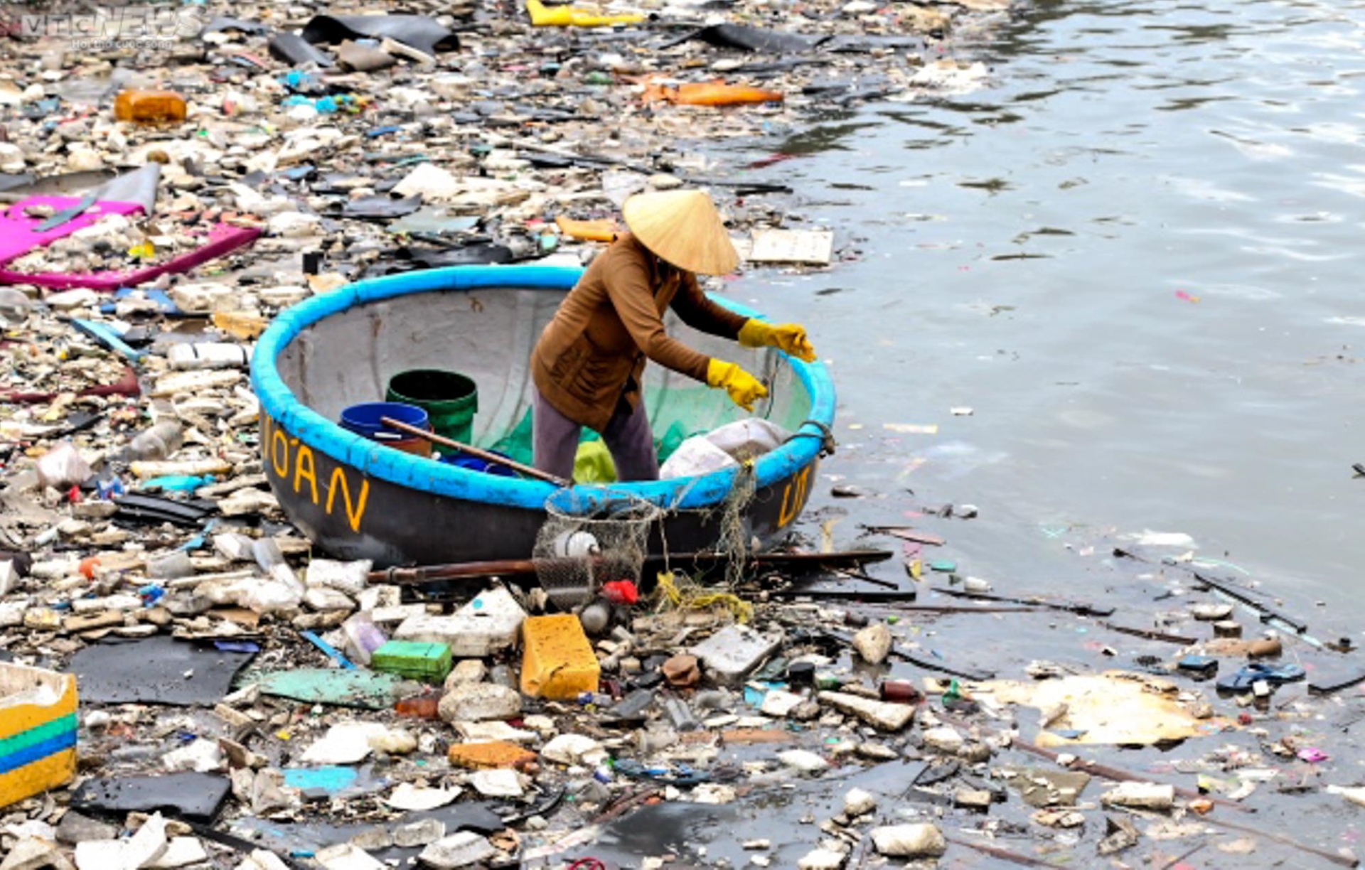 Ám ảnh rác thải bủa vây nhiều vùng biển ở Việt Nam - Ảnh 6.