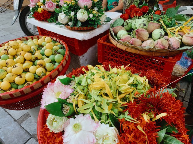 Hàng hoa gói có tuổi đời hơn 70 năm tại Hà Nội - Ảnh 5. Hàng hoa gói có tuổi đời hơn 70 năm tại Hà Nội - Ảnh 5.