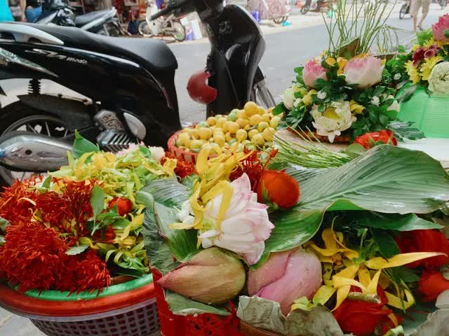 Hàng hoa gói có tuổi đời hơn 70 năm tại Hà Nội - Ảnh 3. Hàng hoa gói có tuổi đời hơn 70 năm tại Hà Nội - Ảnh 3.