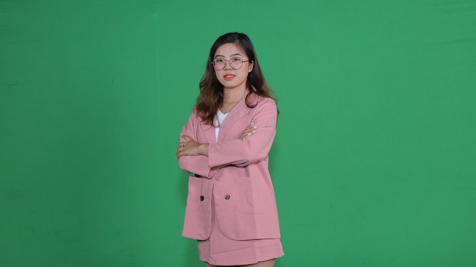 Ông Hoàng Nam Tiến khuyên GenZ: Mới ra trường hãy cố kiếm thật nhiều tiền, chứ làm việc mình thích cơ bản không ra tiền đâu! - Ảnh 2. Ông Hoàng Nam Tiến khuyên GenZ: Mới ra trường hãy cố kiếm thật nhiều tiền, chứ làm việc mình thích cơ bản không ra tiền đâu! - Ảnh 2.