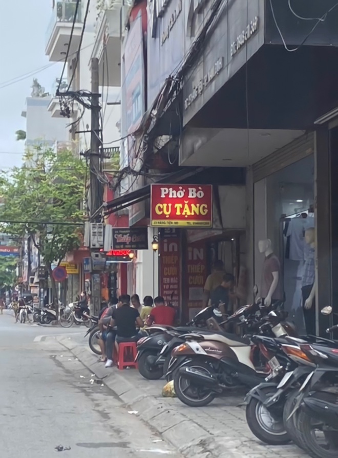 Giới trẻ rủ nhau ăn sập Nam Định, toàn những đặc sản trứ danh giá rẻ bất ngờ - Ảnh 2. Giới trẻ rủ nhau ăn sập Nam Định, toàn những đặc sản trứ danh giá rẻ bất ngờ - Ảnh 2.