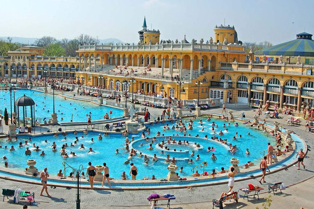 széchenyi-bath2.jpg