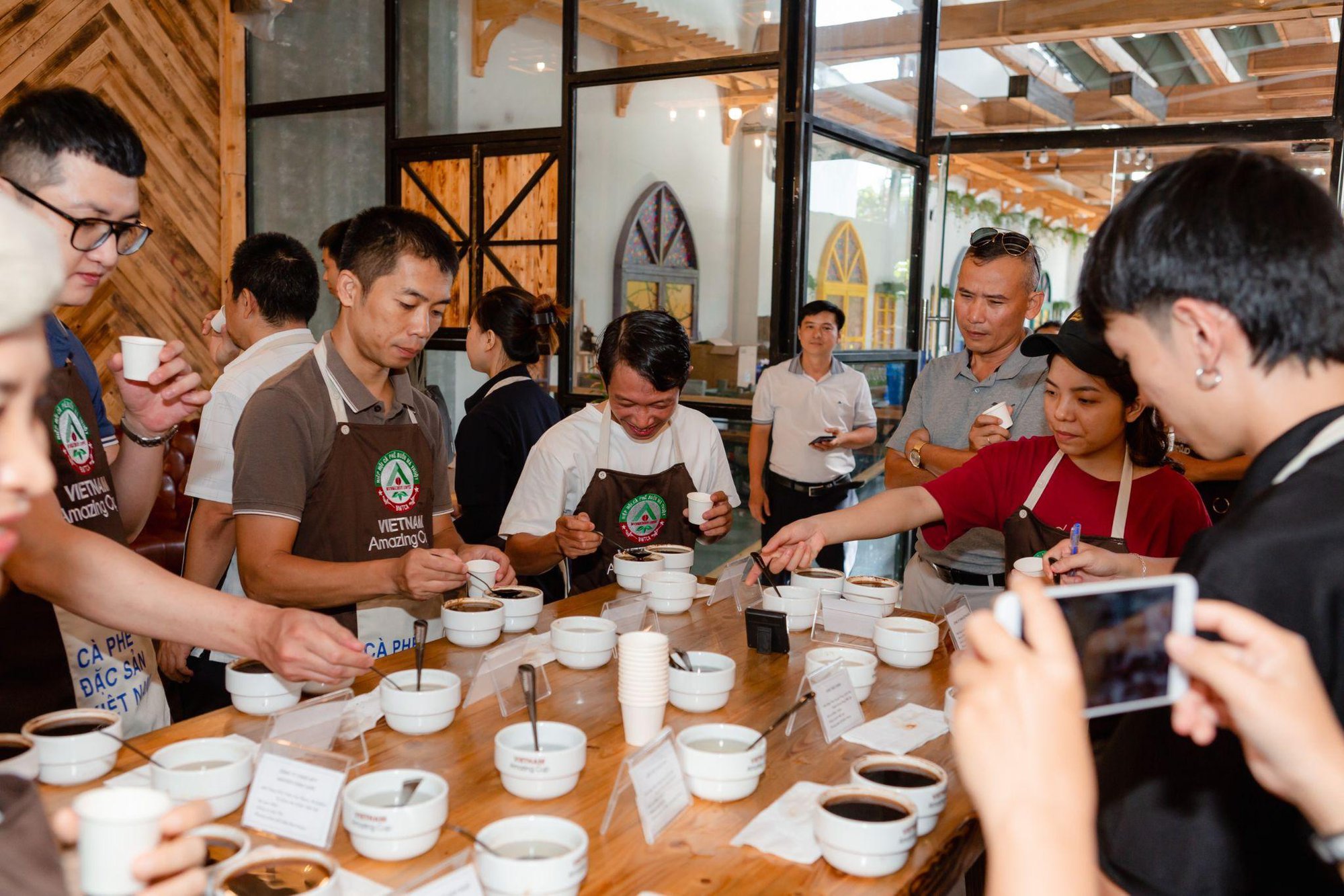 Mang cà phê đặc sản Việt Nam đến với thành phố biển Nha Trang - Ảnh 3.