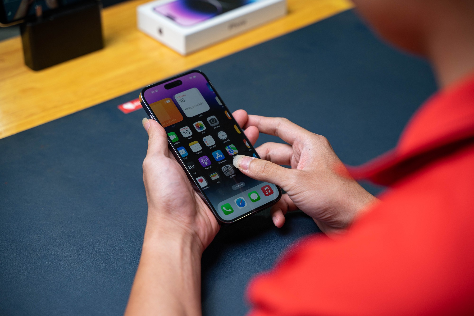 Đôi khi, chúng ta cần phải tháo tung chiếc điện thoại của mình để sửa chữa hoặc nâng cấp. Đừng lo lắng, hình ảnh Tháo tung iPhone 14 Pro Max sẽ giúp bạn hiểu rõ hơn về cách tháo lắp, bảo trì và nâng cấp chiếc điện thoại cao cấp của mình.