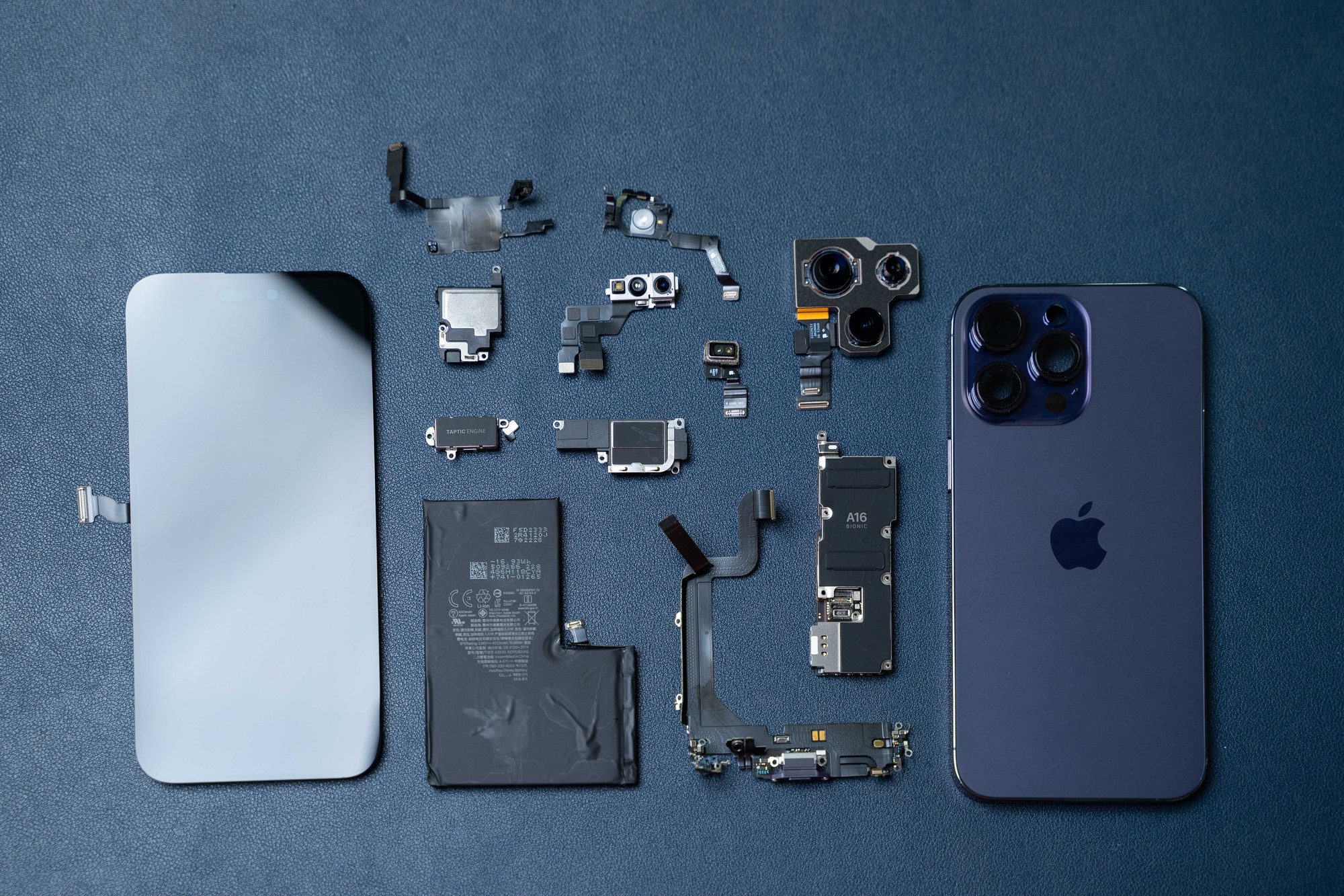 Tháo tung iPhone 14 Pro Max phát hiện chi tiết dễ gặp lỗi và thông số Apple chưa công bố - Ảnh 8.