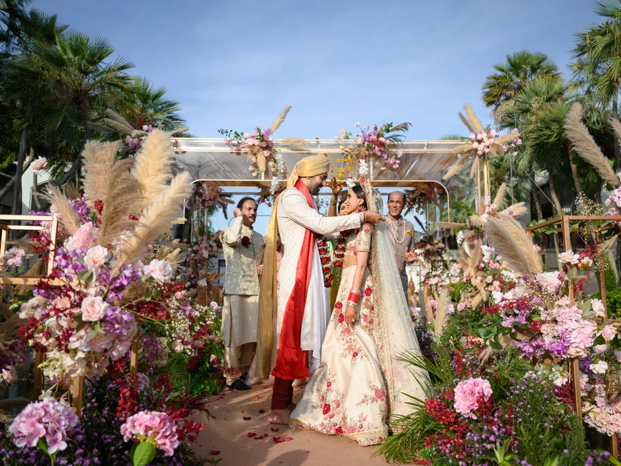 Đám cưới siêu sang Ấn Độ có gì khiến khách sạn khắp Đông Nam Á cạnh tranh nhau, trong đó có Việt Nam - Ảnh 3.