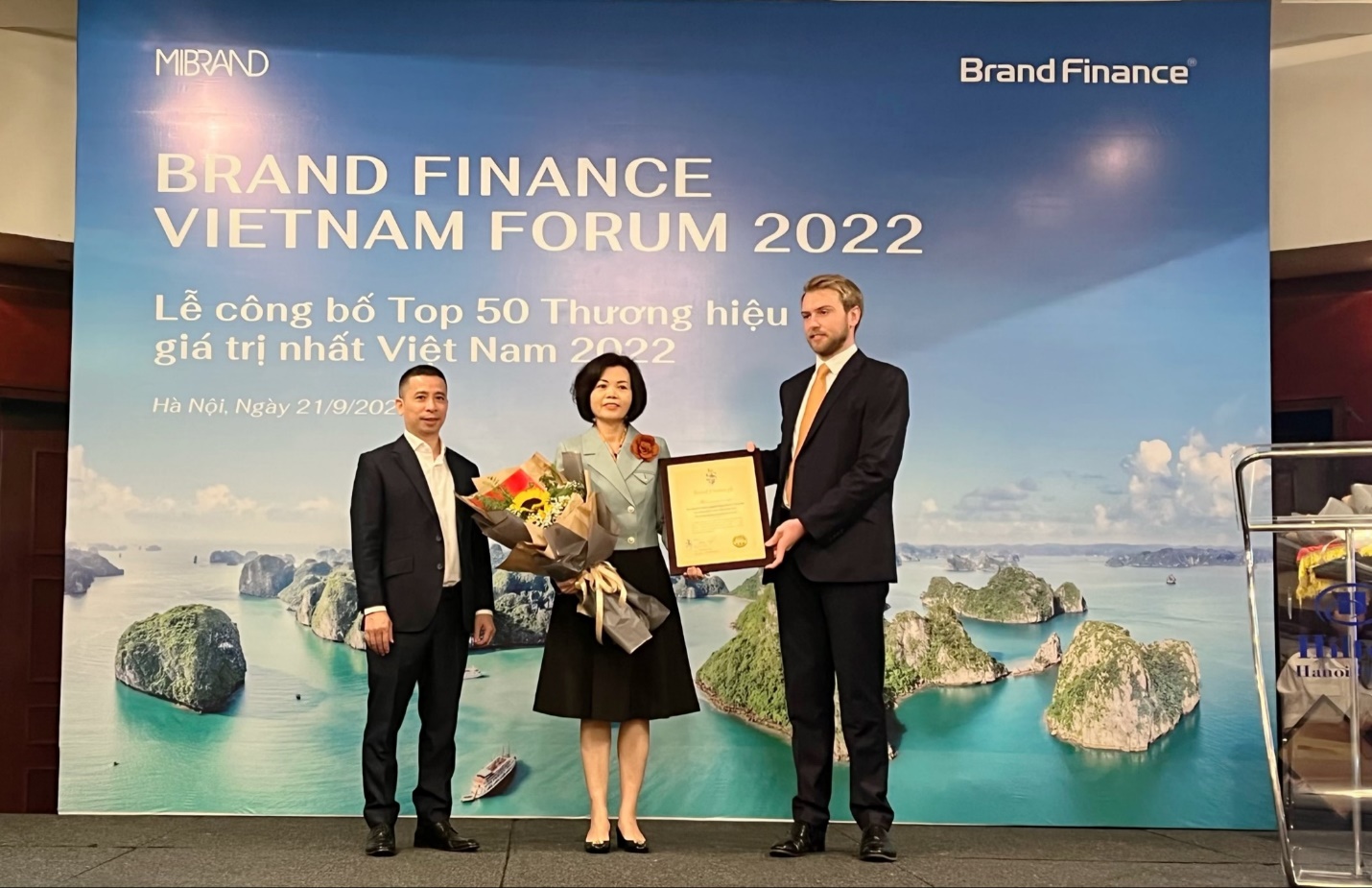 Vinamilk là đại diện duy nhất của ngành sữa trong Top 50 thương hiệu giá trị nhất Việt Nam - Ảnh 1. Vinamilk là đại diện duy nhất của ngành sữa trong Top 50 thương hiệu giá trị nhất Việt Nam - Ảnh 1.